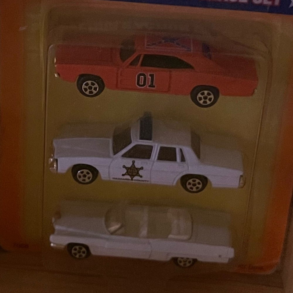 THE DUKES OF HAZZARD GENERAL LEE 1:64 SCALE 3 CAR CHASE SET BY ERTL NIB TM 1997 - Picture 3 of 15
